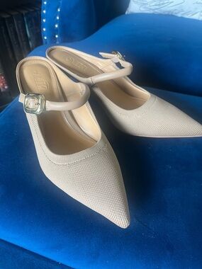 Mary Jane Beige Knit Pumps with Buckle Strap